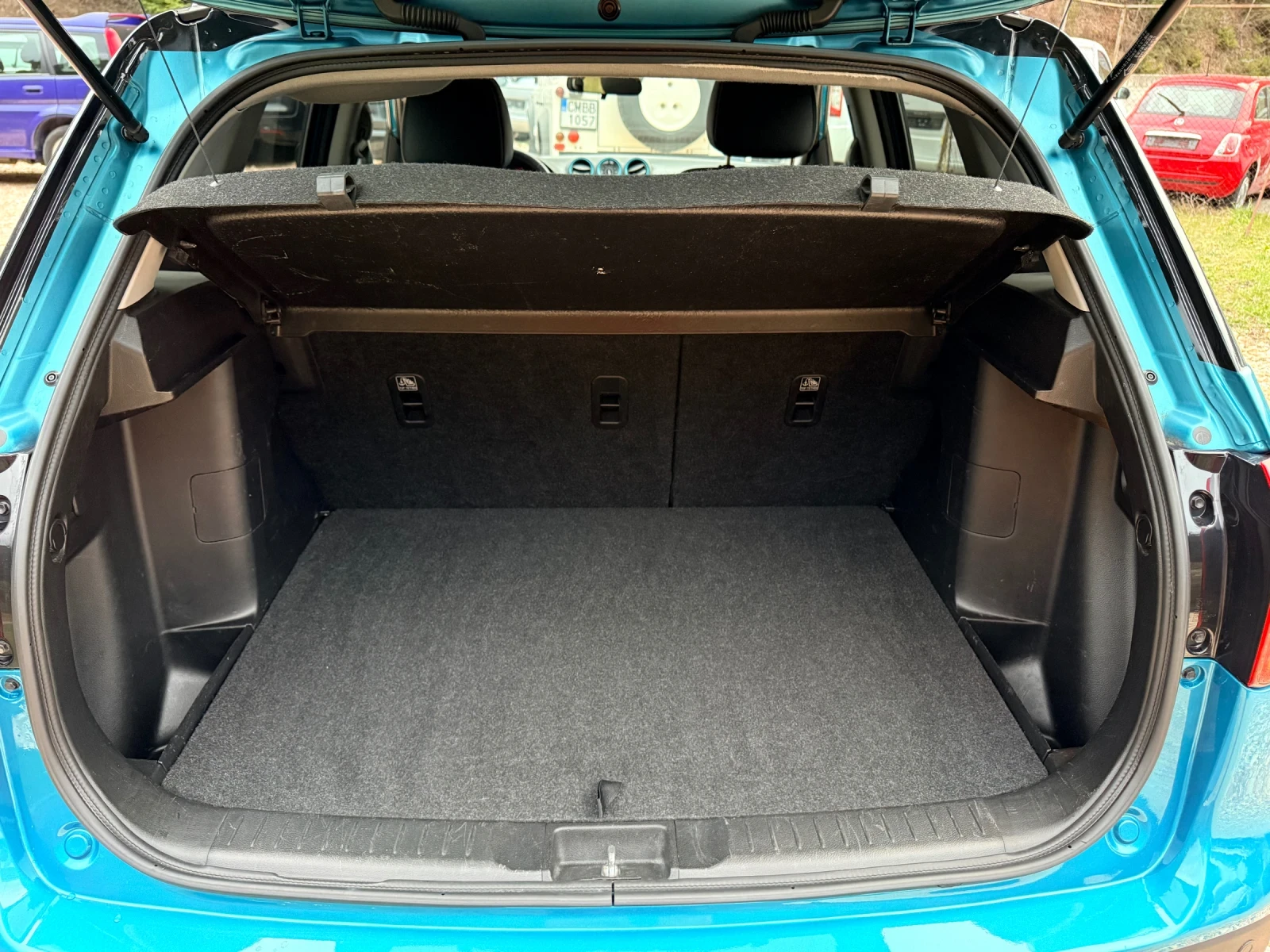 Suzuki Vitara 4x4* LED* КОЖА* ДИСТР* РЕАЛНИ КМ* KeyLess* EURO6B*, снимка 14 - Автомобили и джипове - 54209648