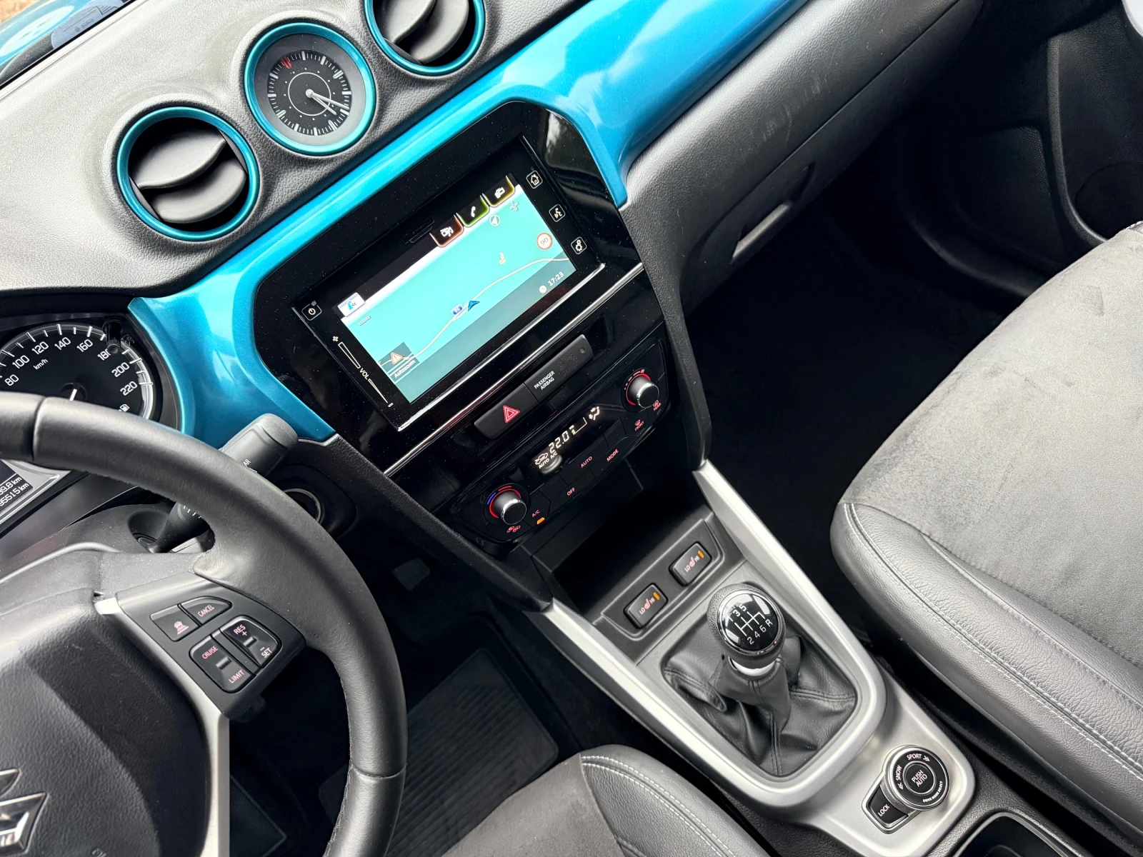 Suzuki Vitara 4x4* LED* КОЖА* ДИСТР* РЕАЛНИ КМ* KeyLess* EURO6B*, снимка 10 - Автомобили и джипове - 54209648