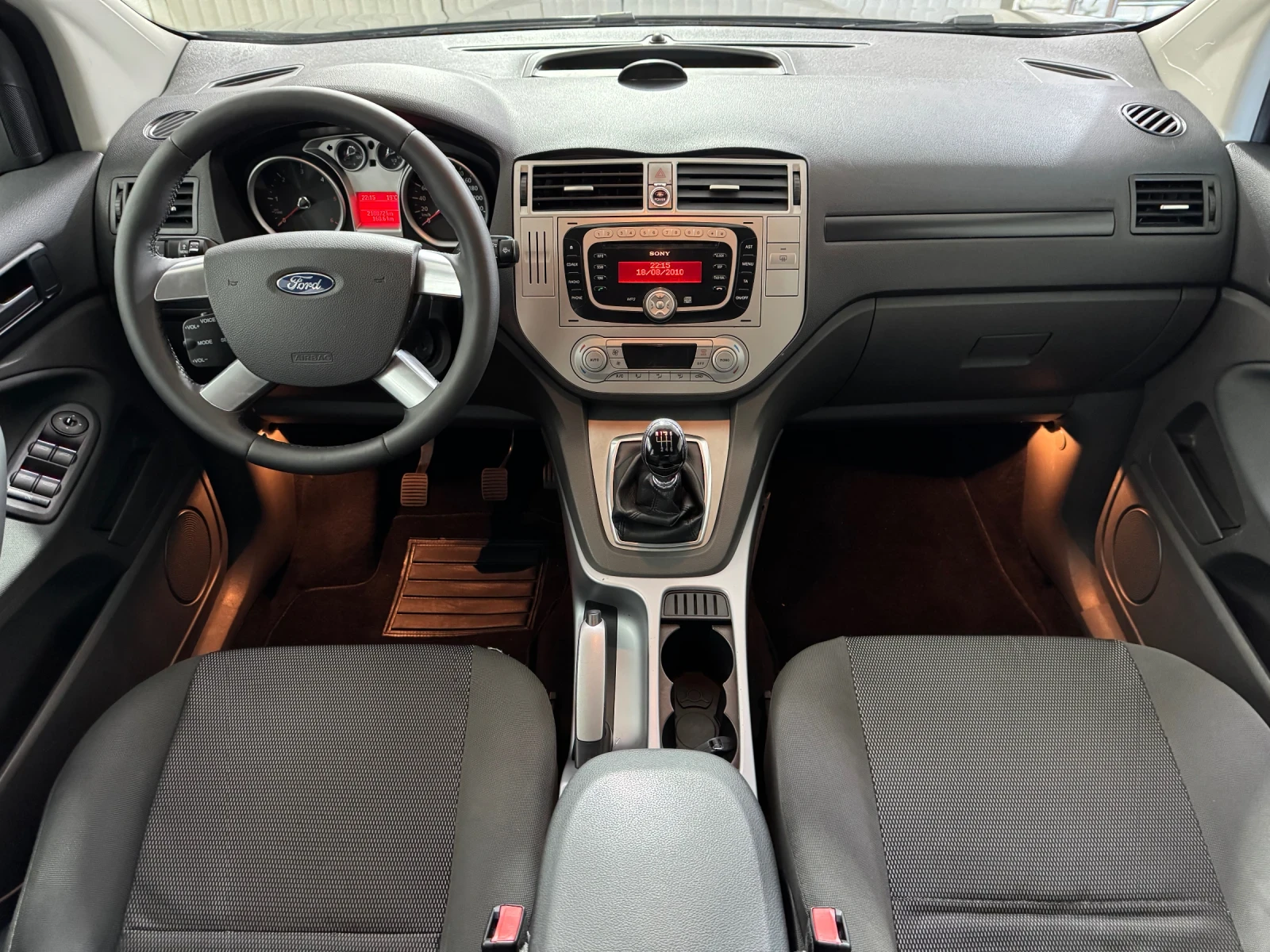 Ford Kuga 2.0 TDCI 163 k.s. 4WD TITANIUM, снимка 9 - Автомобили и джипове - 54736328