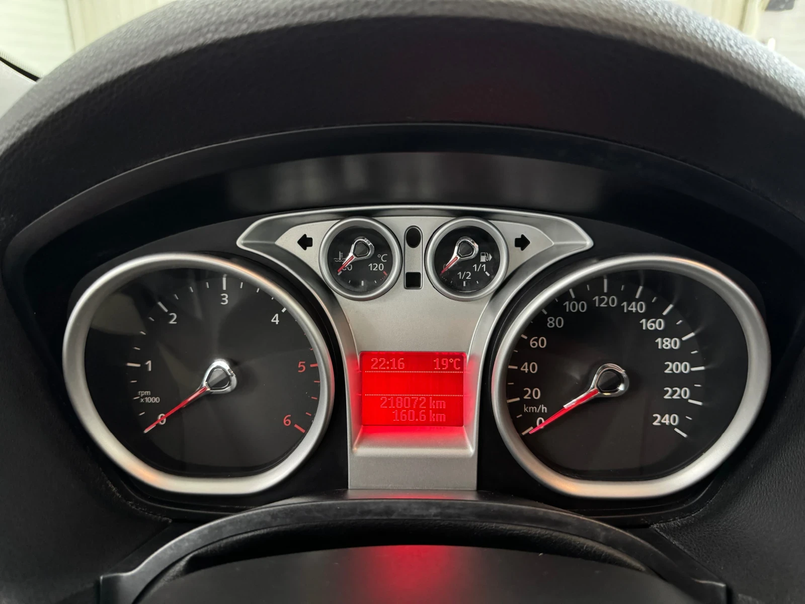 Ford Kuga 2.0 TDCI 163 k.s. 4WD TITANIUM, снимка 11 - Автомобили и джипове - 54736328