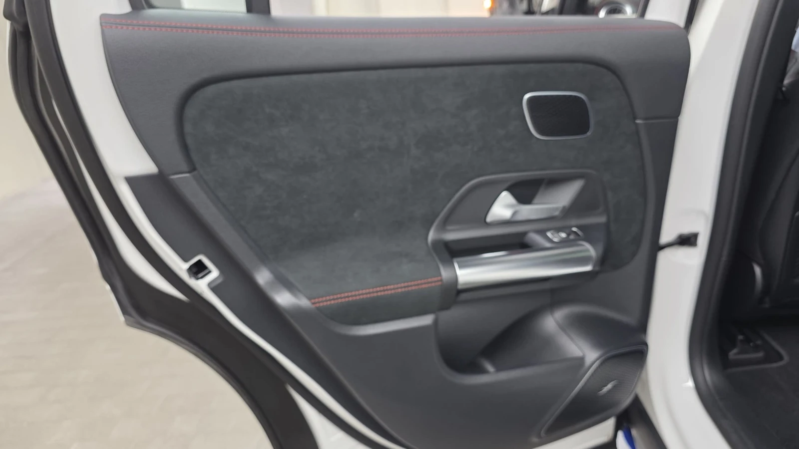 Mercedes-Benz EQA EQA250 AMG Line, снимка 12 - Автомобили и джипове - 54870499