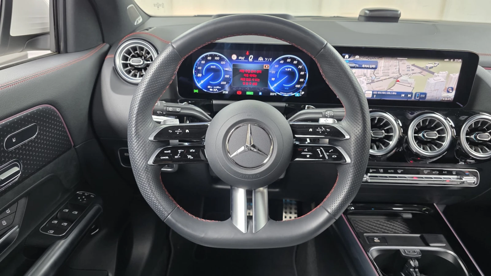 Mercedes-Benz EQA EQA250 AMG Line, снимка 2 - Автомобили и джипове - 54870499