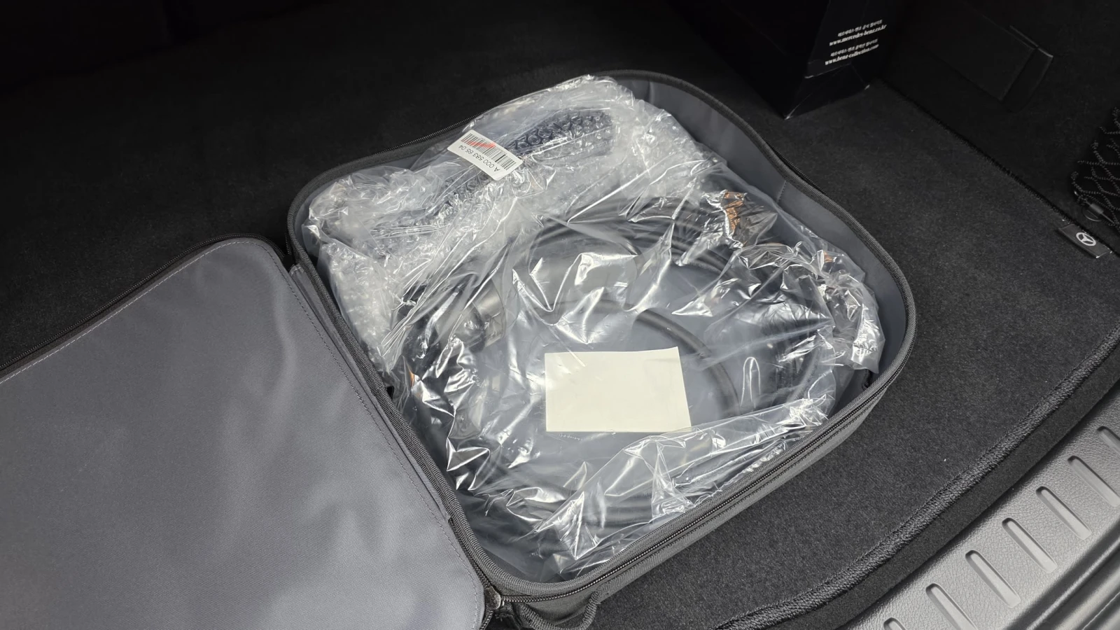 Mercedes-Benz EQA EQA250 AMG Line, снимка 5 - Автомобили и джипове - 54870499