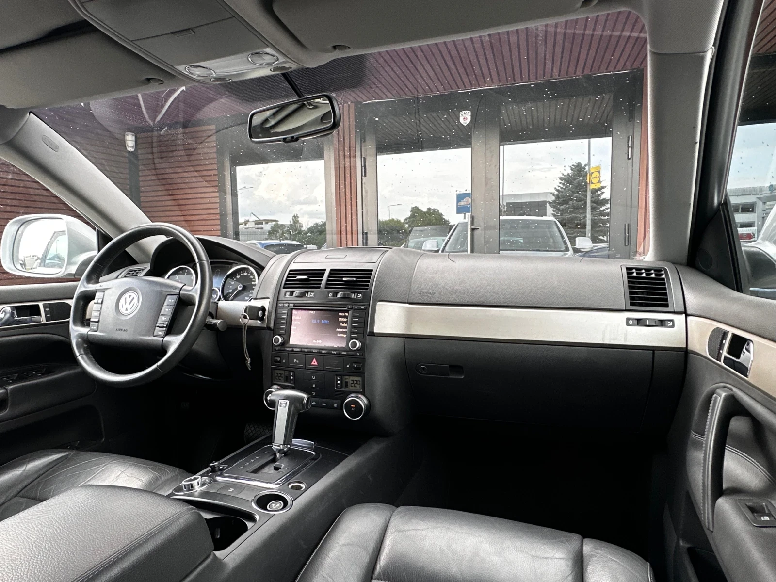 VW Touareg 3.0TDI Пружини 232хил.км Подгряване Offroad, снимка 9 - Автомобили и джипове - 55015620