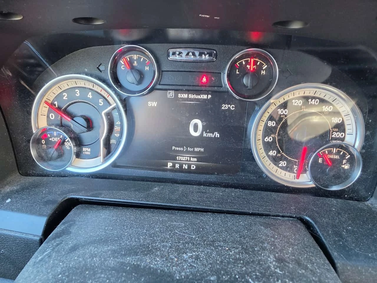 Dodge RAM 1500 * Laramie * CARFAX * ОПЦИЯ ЗА ФИНАНСИРАНЕ, снимка 8 - Автомобили и джипове - 56262212