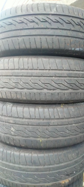 Гуми Летни 235/60R17, снимка 1 - Гуми и джанти - 44004824