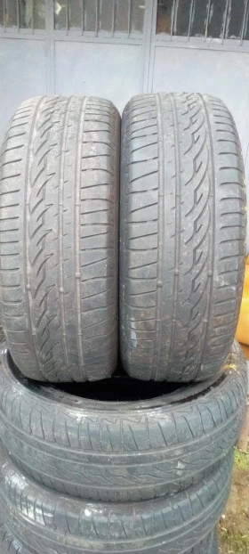 Гуми Летни 235/60R17, снимка 2 - Гуми и джанти - 44004824