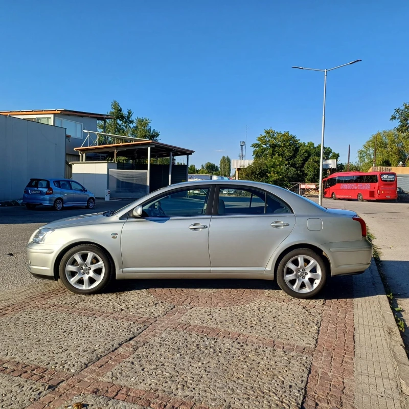 Toyota Avensis, снимка 3 - Автомобили и джипове - 47303414