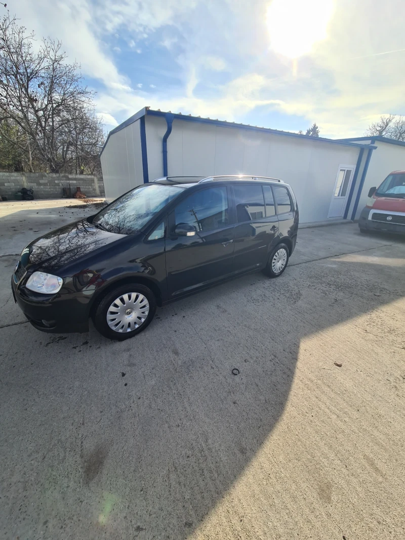 VW Touran, снимка 4 - Автомобили и джипове - 48189249