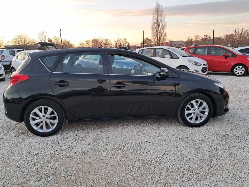 Toyota Auris 2.0D4D 124к.с НАВИГАЦИЯ, КАМЕРА , снимка 7 - Автомобили и джипове - 48377465