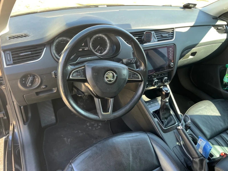 Skoda Octavia 1.6 TDI Distronic , снимка 14 - Автомобили и джипове - 49441824