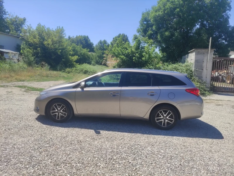 Toyota Auris 1.4d4d като нов 6ck навигация, камера, снимка 7 - Автомобили и джипове - 52620954