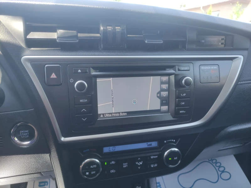 Toyota Auris 1.4d4d като нов 6ck навигация, камера, снимка 13 - Автомобили и джипове - 52620954