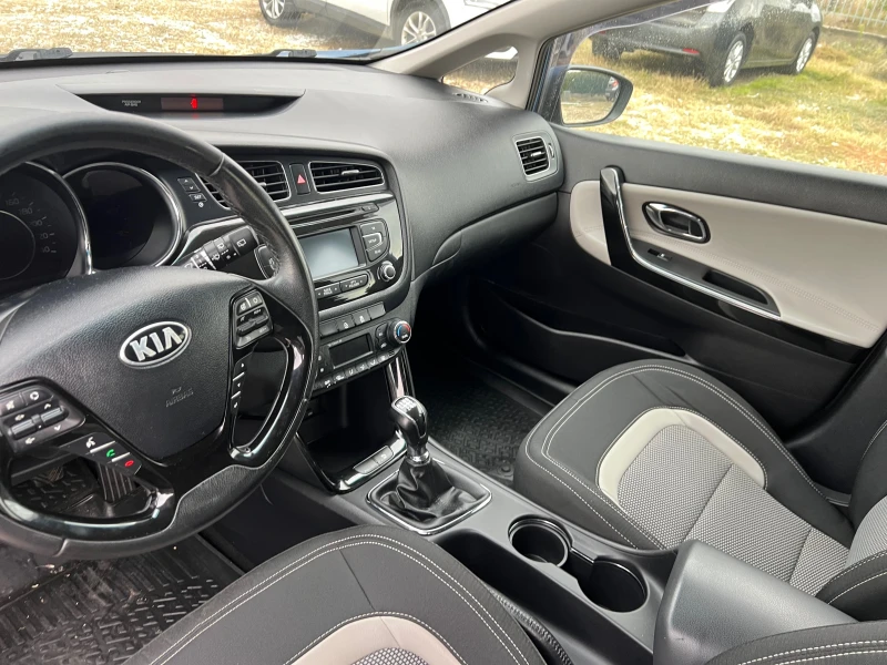 Kia Ceed 1.6 CRDI(КАТО НОВА), снимка 11 - Автомобили и джипове - 52015566