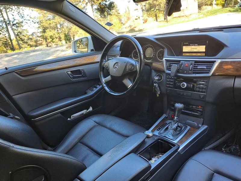 Mercedes-Benz E 220 CDI, снимка 10 - Автомобили и джипове - 52128330