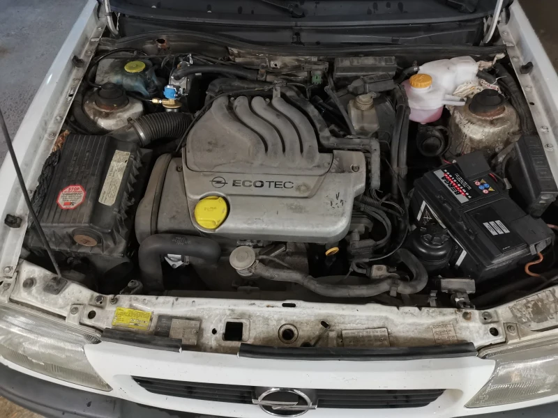 Opel Astra F Caravan, снимка 16 - Автомобили и джипове - 52260275