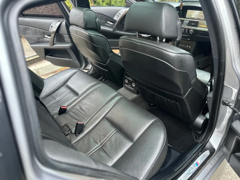 BMW 530 XD 231Hp Подгрев, Обдухване, Панорама, Кейлес, снимка 11 - Автомобили и джипове - 52693251