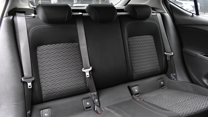 Opel Astra 1.6 CDTi Dynamic, снимка 11 - Автомобили и джипове - 53383558