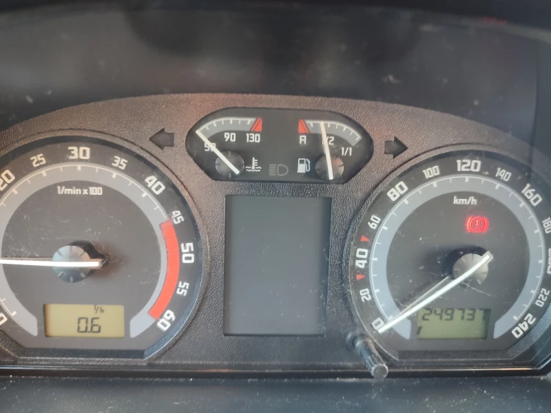 Skoda Fabia 1.4 TDi, снимка 6 - Автомобили и джипове - 53420571