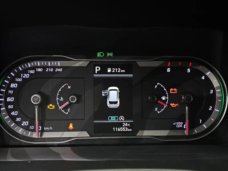 Hyundai Tucson 2.0 4WD MODERN, снимка 8 - Автомобили и джипове - 56325362