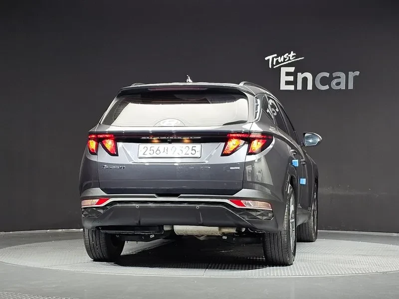 Hyundai Tucson 2.0 4WD MODERN, снимка 4 - Автомобили и джипове - 56325362