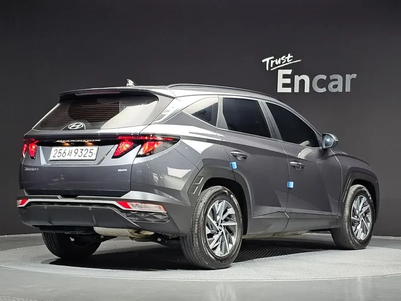 Hyundai Tucson 2.0 4WD MODERN, снимка 2 - Автомобили и джипове - 56325362