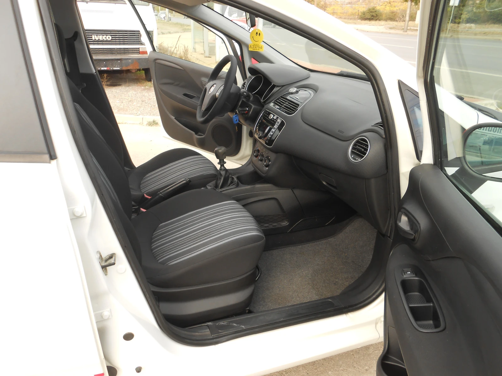 Fiat Punto 1.4i-Euro-5A | Mobile.bg — изображение 17