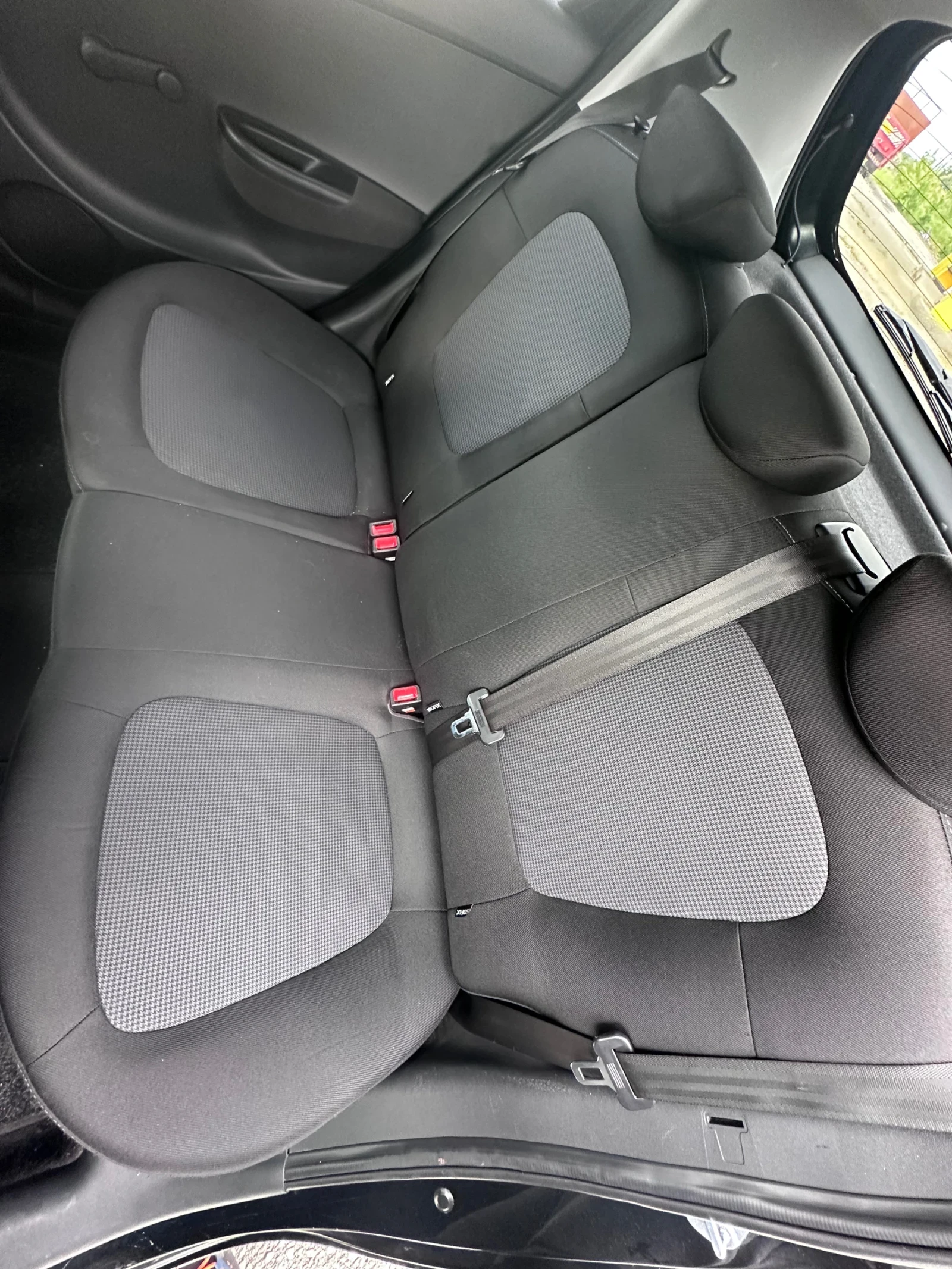 Hyundai I20 1.2i 2014 ЛЕД КЛИМА СЕРВИЗНА ИСТОРИЯ!!! - изображение 10