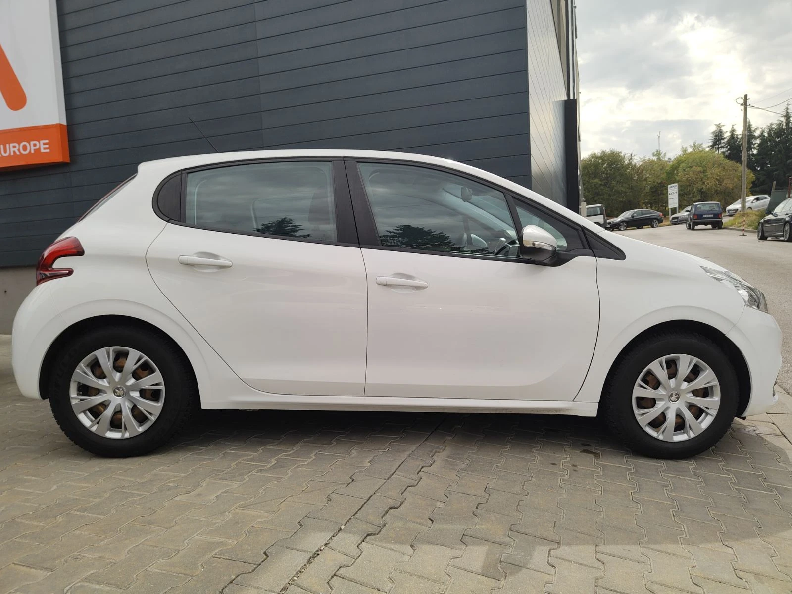 Peugeot 208  - изображение 3