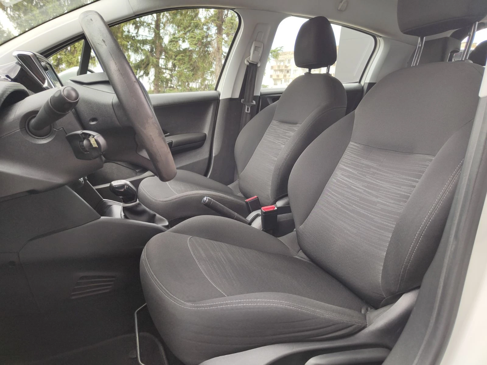 Peugeot 208  - изображение 8