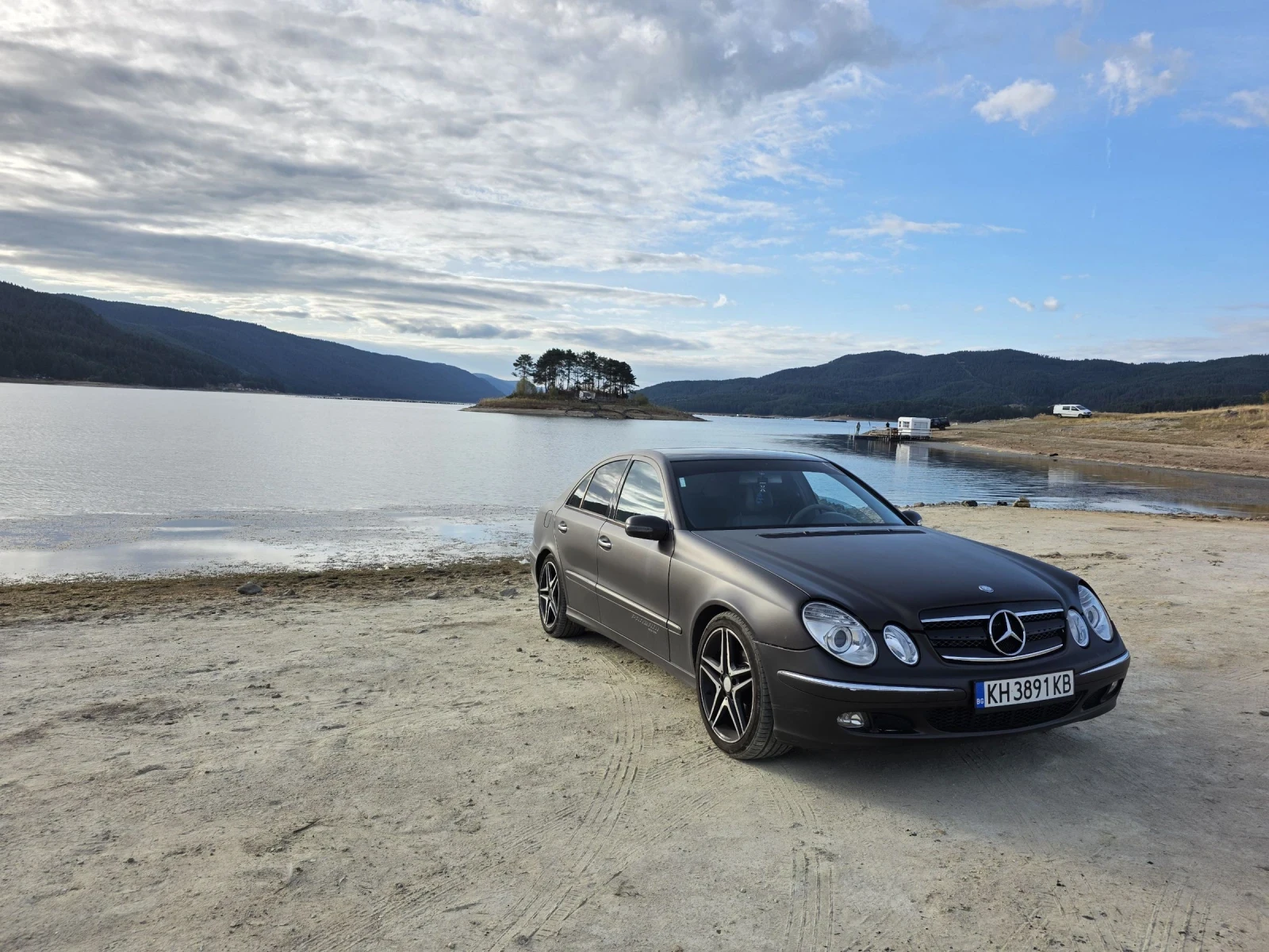 Mercedes-Benz E 270  - изображение 2