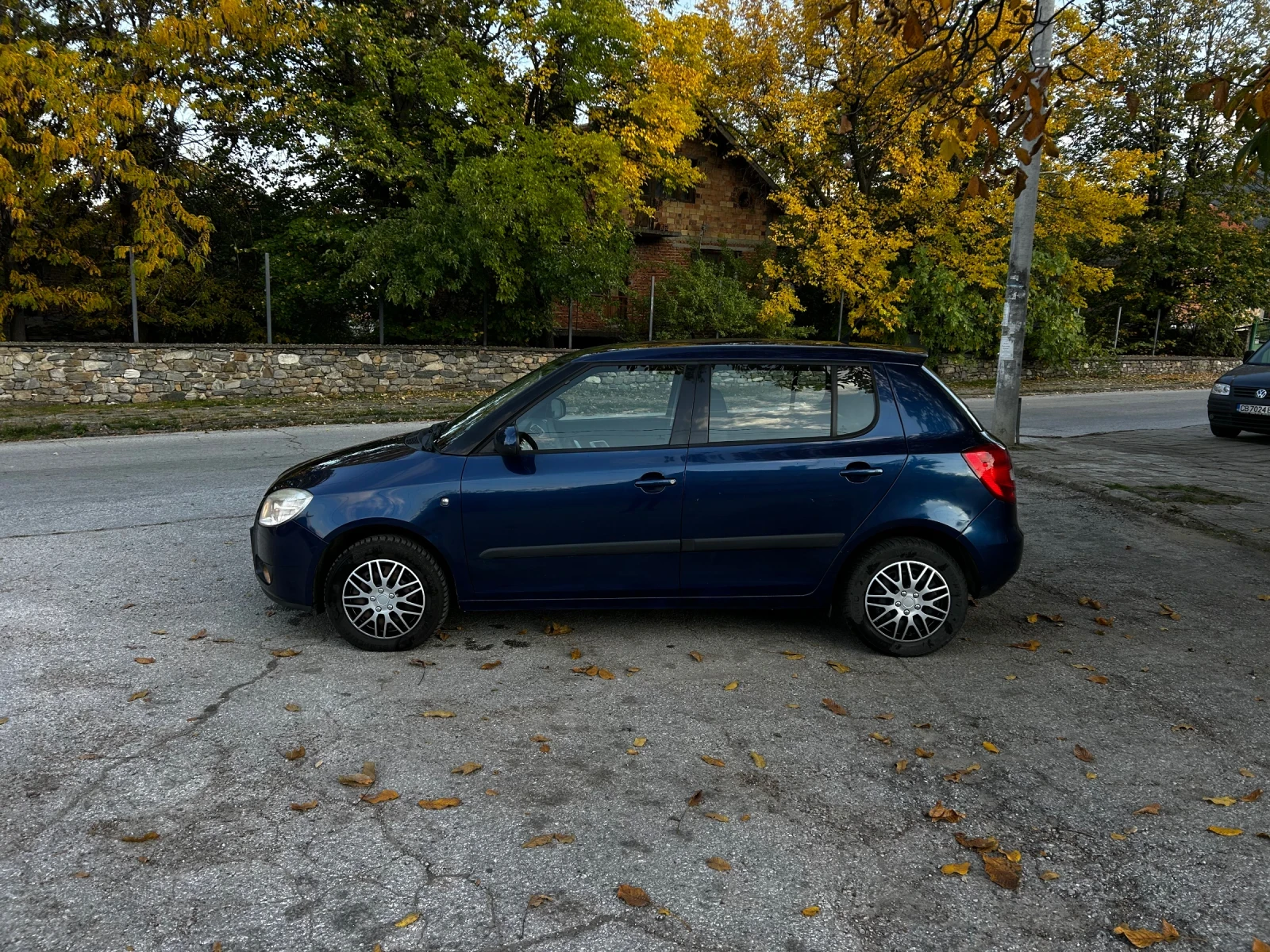 Skoda Fabia 1.4TDi * СЕРВИЗНА КНИЖКА* КСЕНОН* ДВА КЛЮЧА*  | Mobile.bg — изображение 4