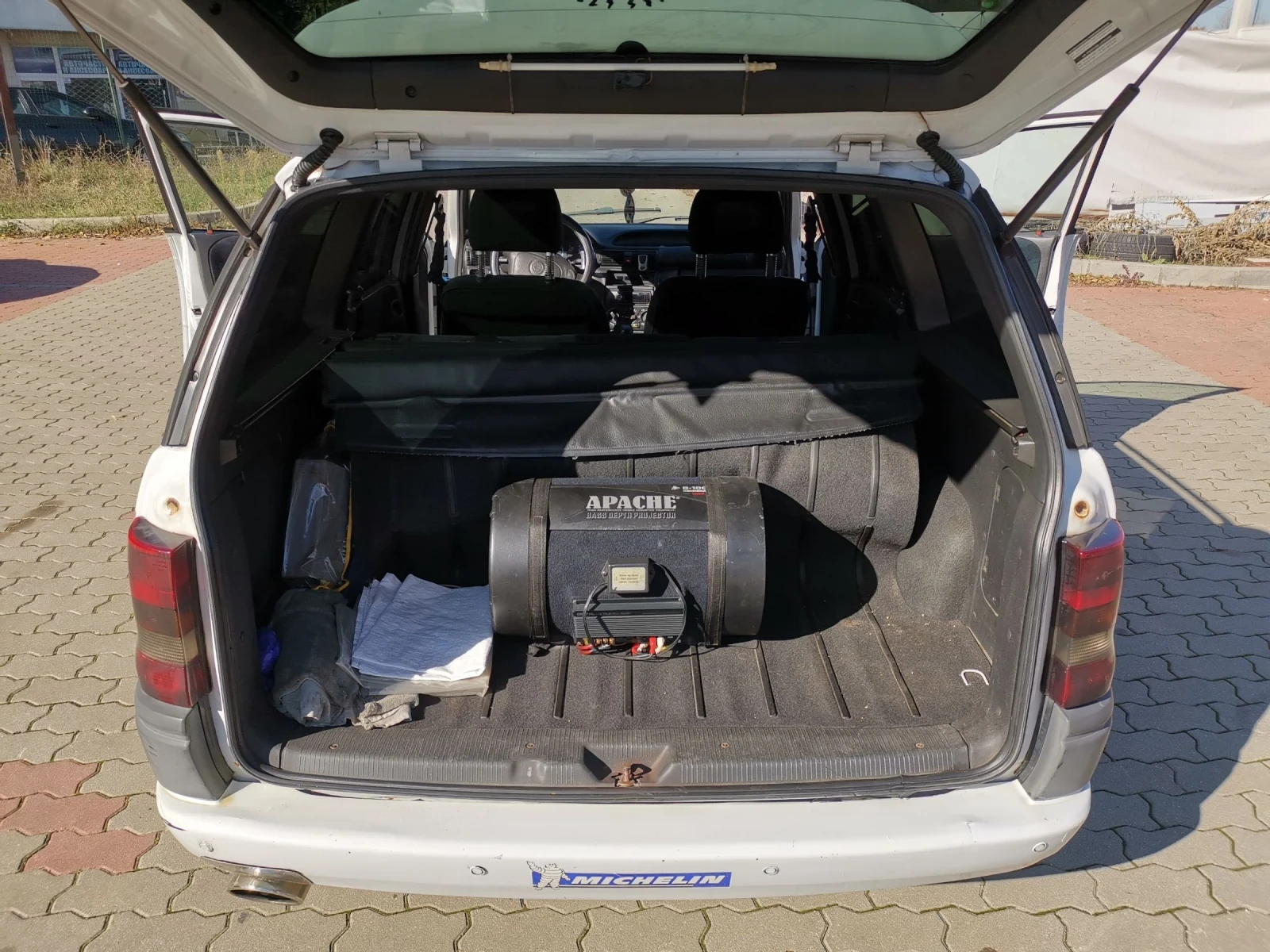 Opel Astra Caravan - изображение 9