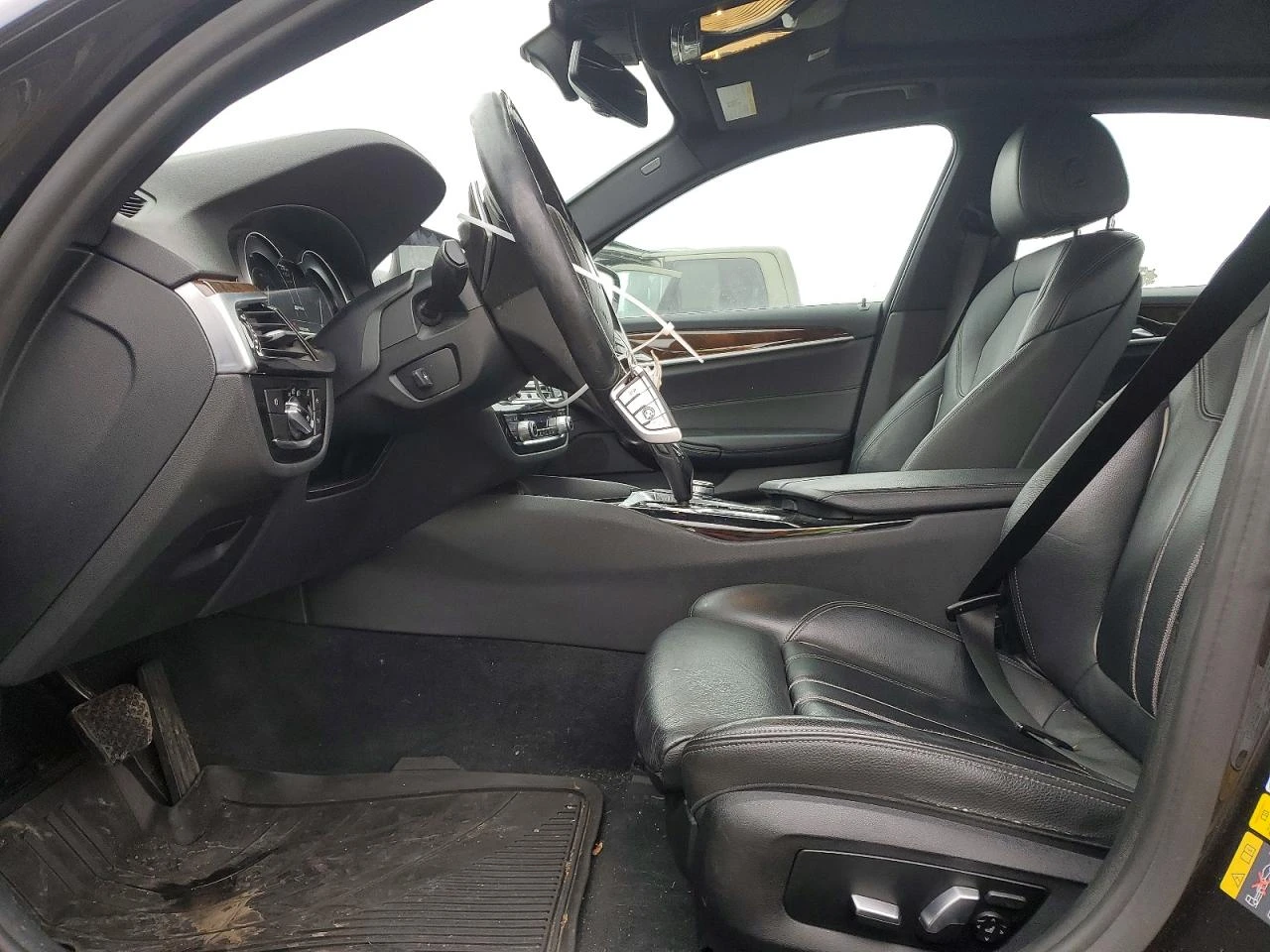 BMW 530 XE HYBRID* 360 CAM* ПОДГРЕВИ*  - изображение 6