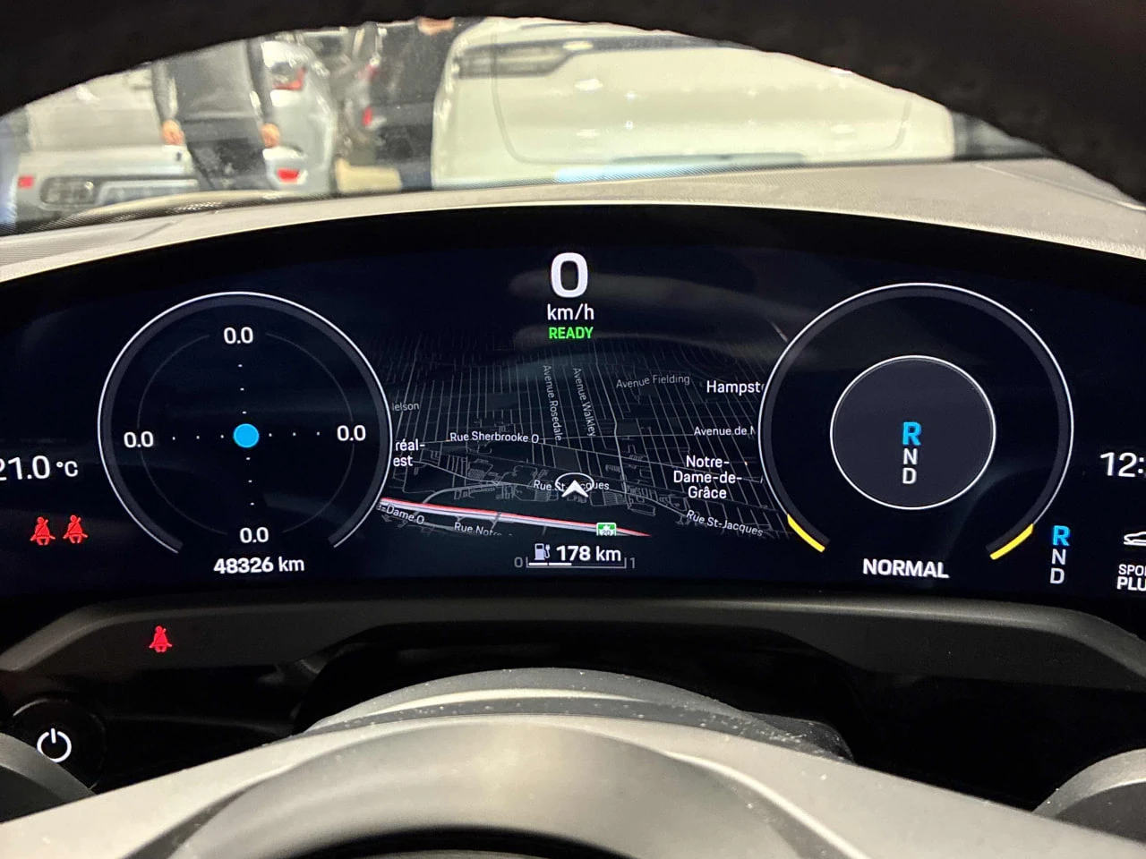 Porsche Taycan * 4S * CARFAX * ЦЕНА ДО БГ - изображение 8