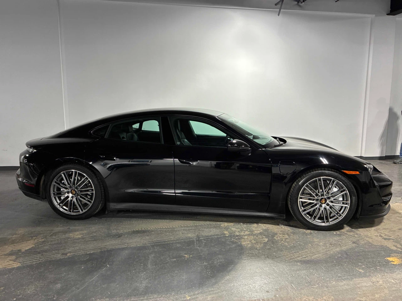 Porsche Taycan * 4S * CARFAX * ЦЕНА ДО БГ - изображение 5