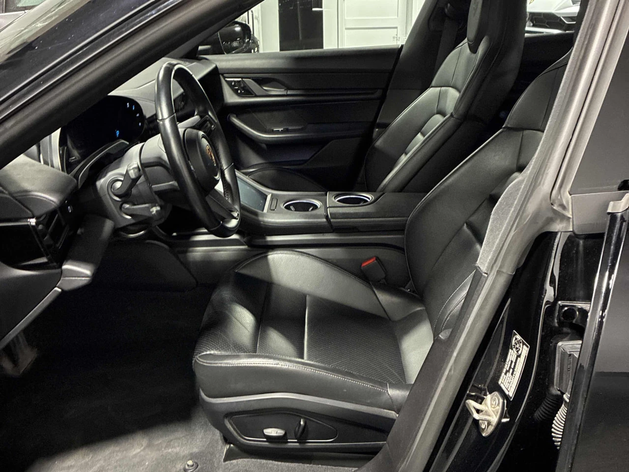 Porsche Taycan * 4S * CARFAX * ЦЕНА ДО БГ - изображение 6