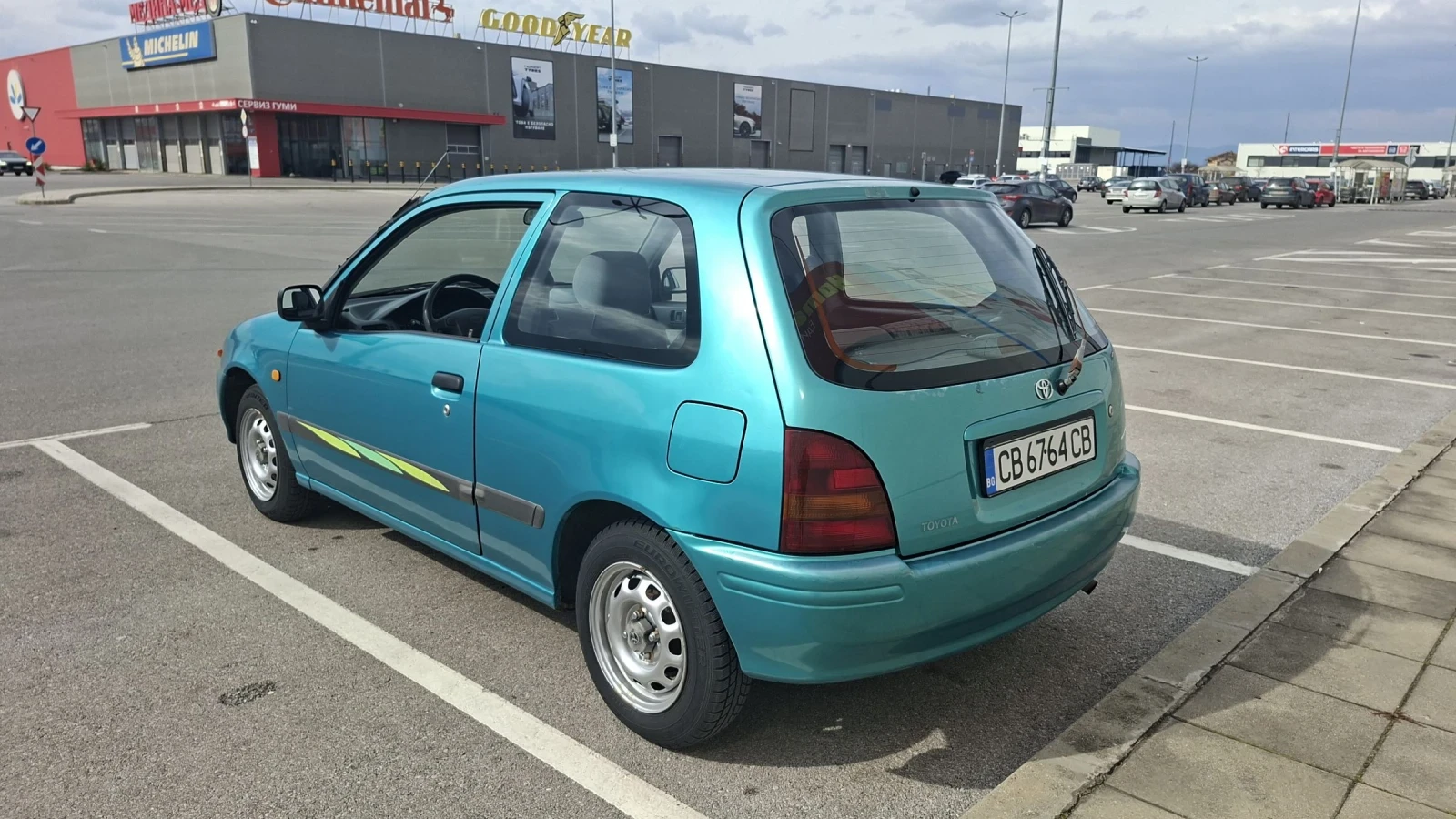 Toyota Starlet 1.3, снимка 5 - Автомобили и джипове - 53925553