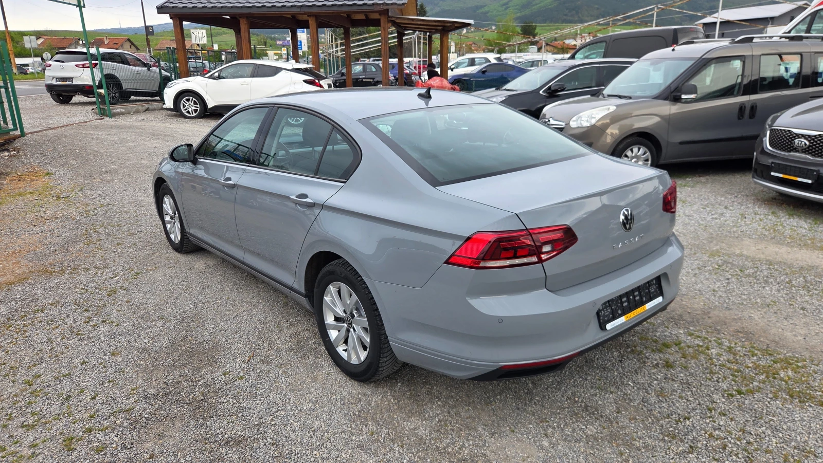 VW Passat 2.0 TDi , снимка 4 - Автомобили и джипове - 54457672