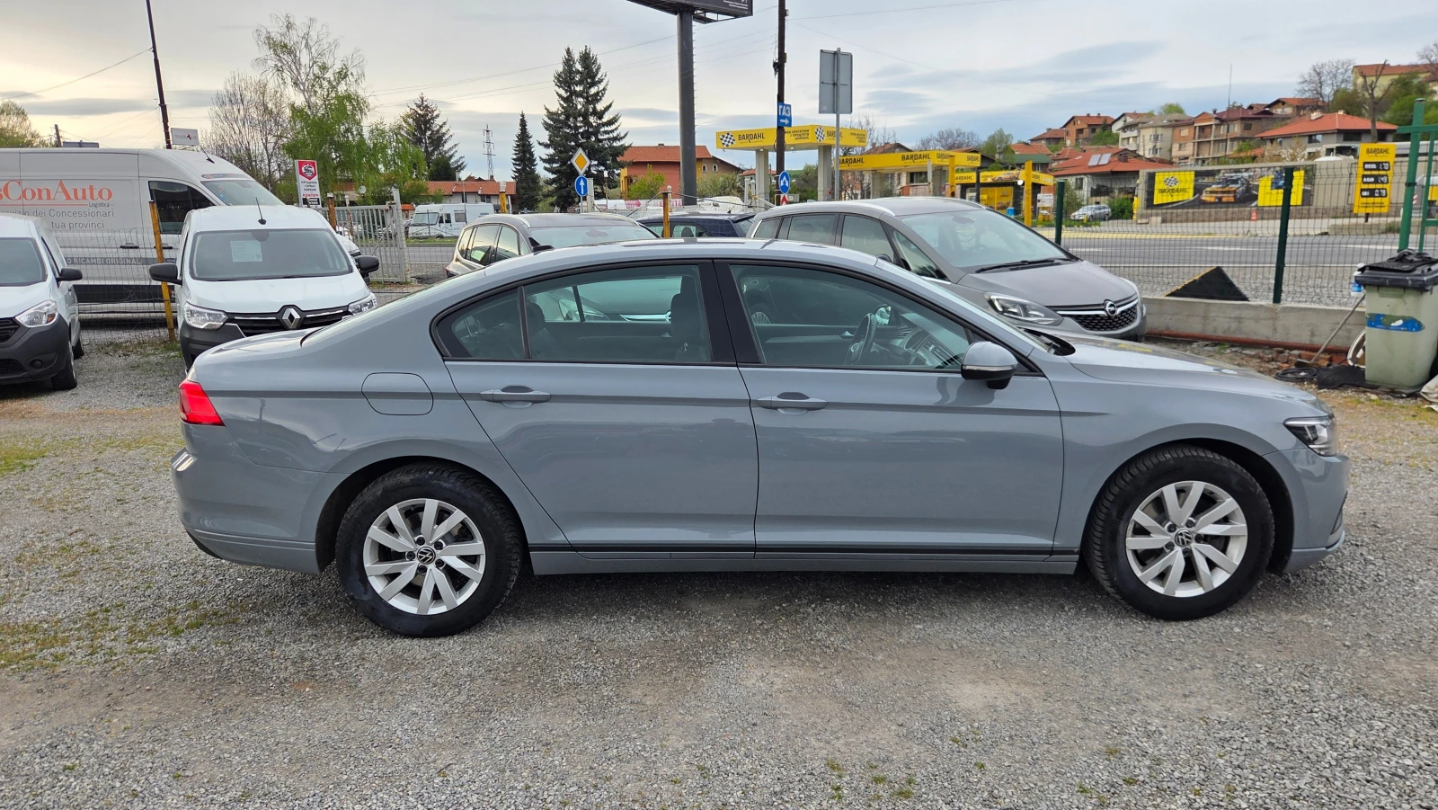 VW Passat 2.0 TDi , снимка 7 - Автомобили и джипове - 54457672
