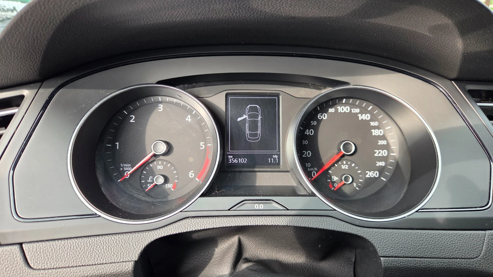 VW Passat 2.0 TDi , снимка 16 - Автомобили и джипове - 54457672