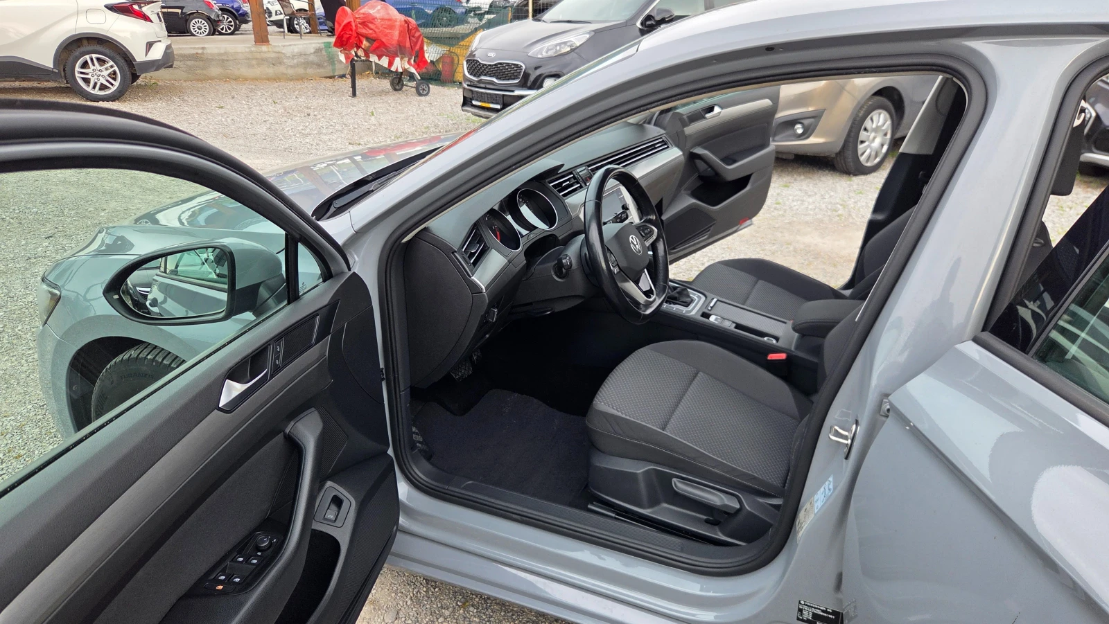 VW Passat 2.0 TDi , снимка 9 - Автомобили и джипове - 54457672