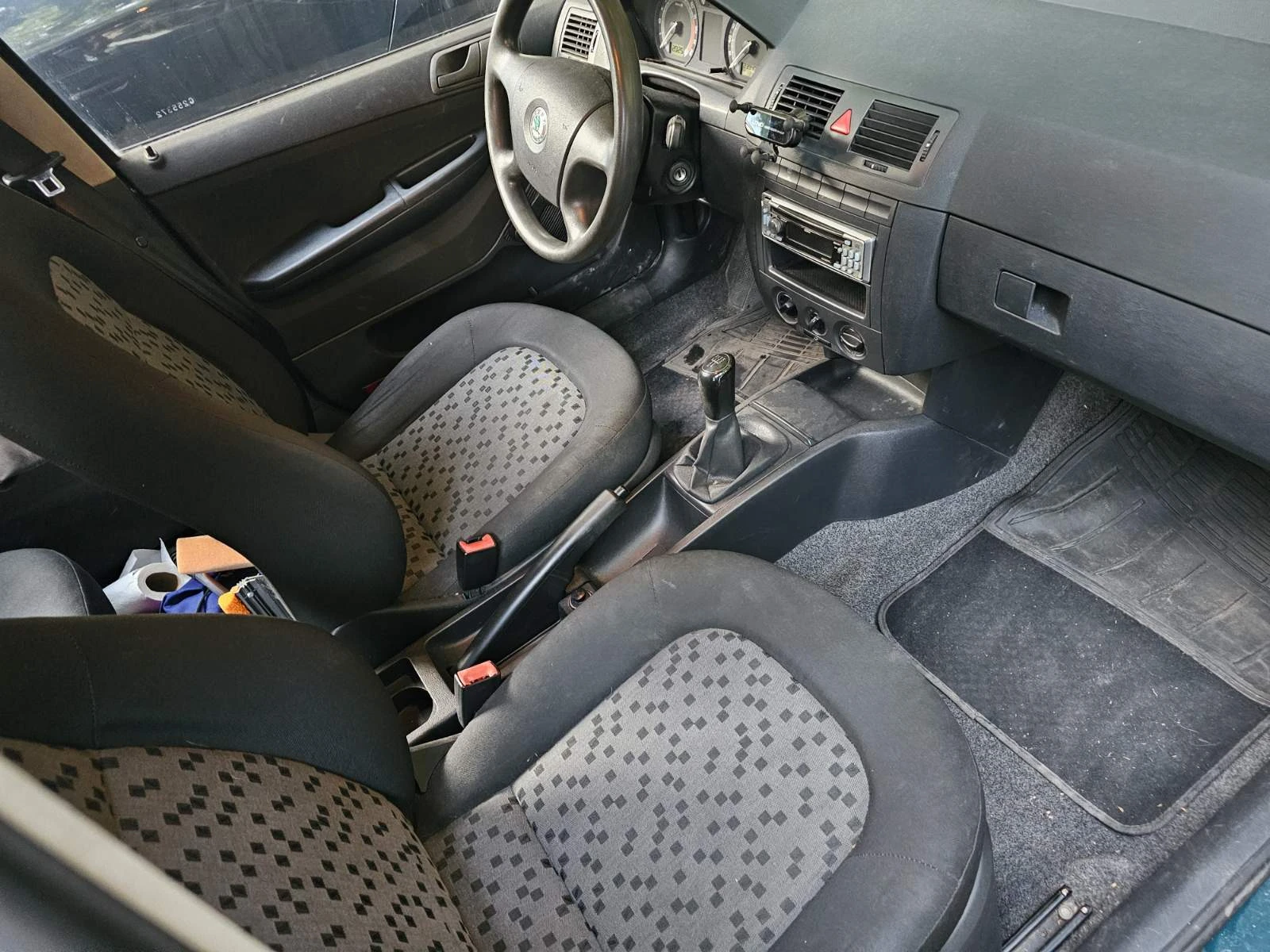 Skoda Fabia, снимка 10 - Автомобили и джипове - 54543846