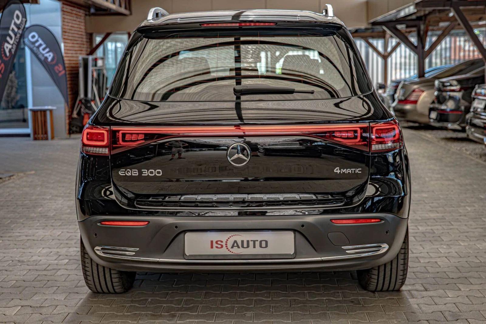 Mercedes-Benz EQB 300 4Matic/Ambient/Камера/MBUX/Virtual/, снимка 4 - Автомобили и джипове - 55285375