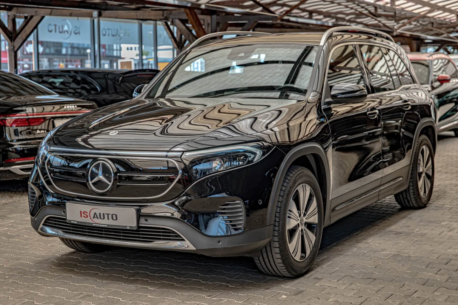 Mercedes-Benz EQB 300 4Matic/Ambient/Камера/MBUX/Virtual/, снимка 3 - Автомобили и джипове - 55285375