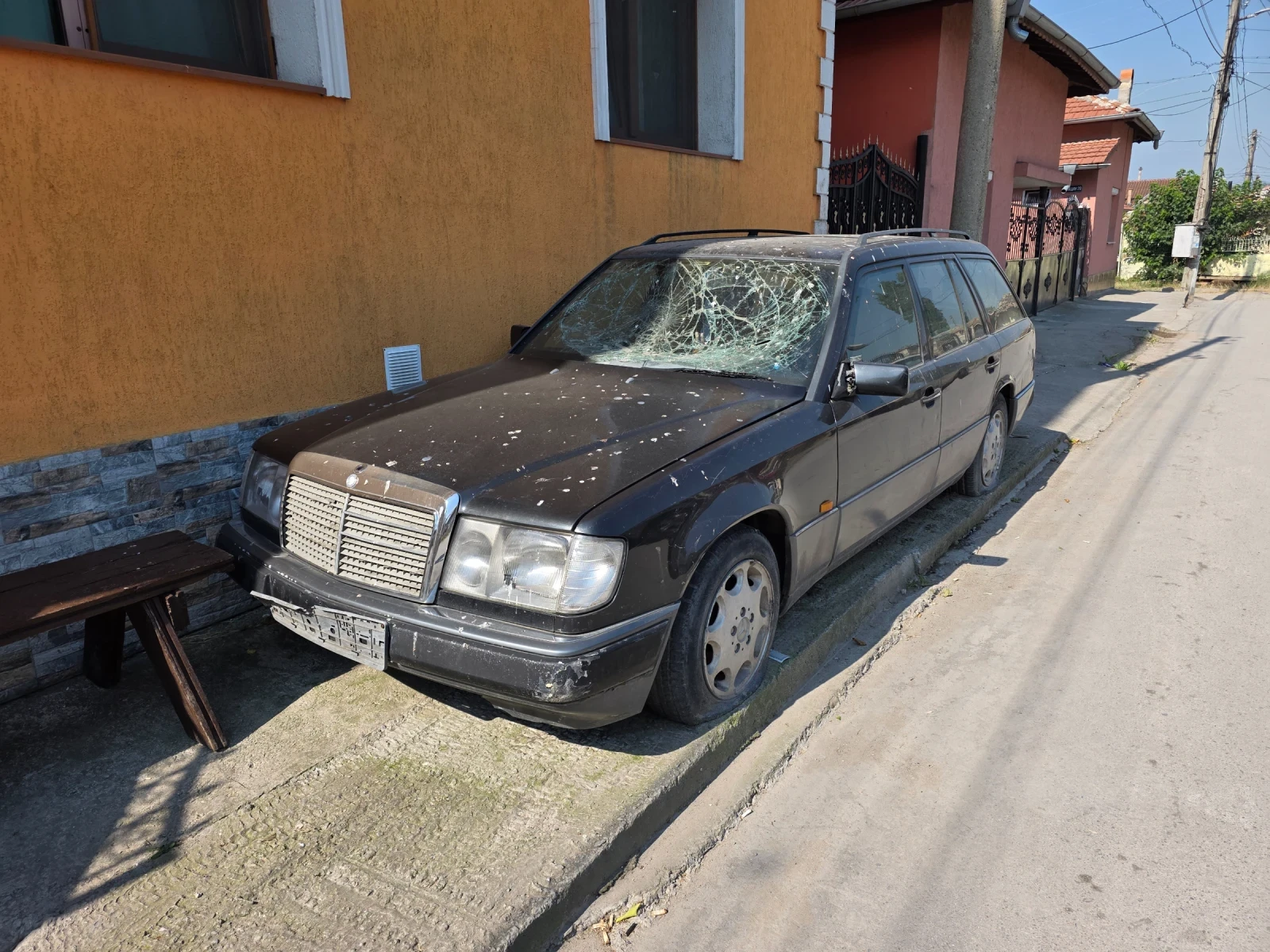 Mercedes-Benz E 200, снимка 4 - Автомобили и джипове - 55578806