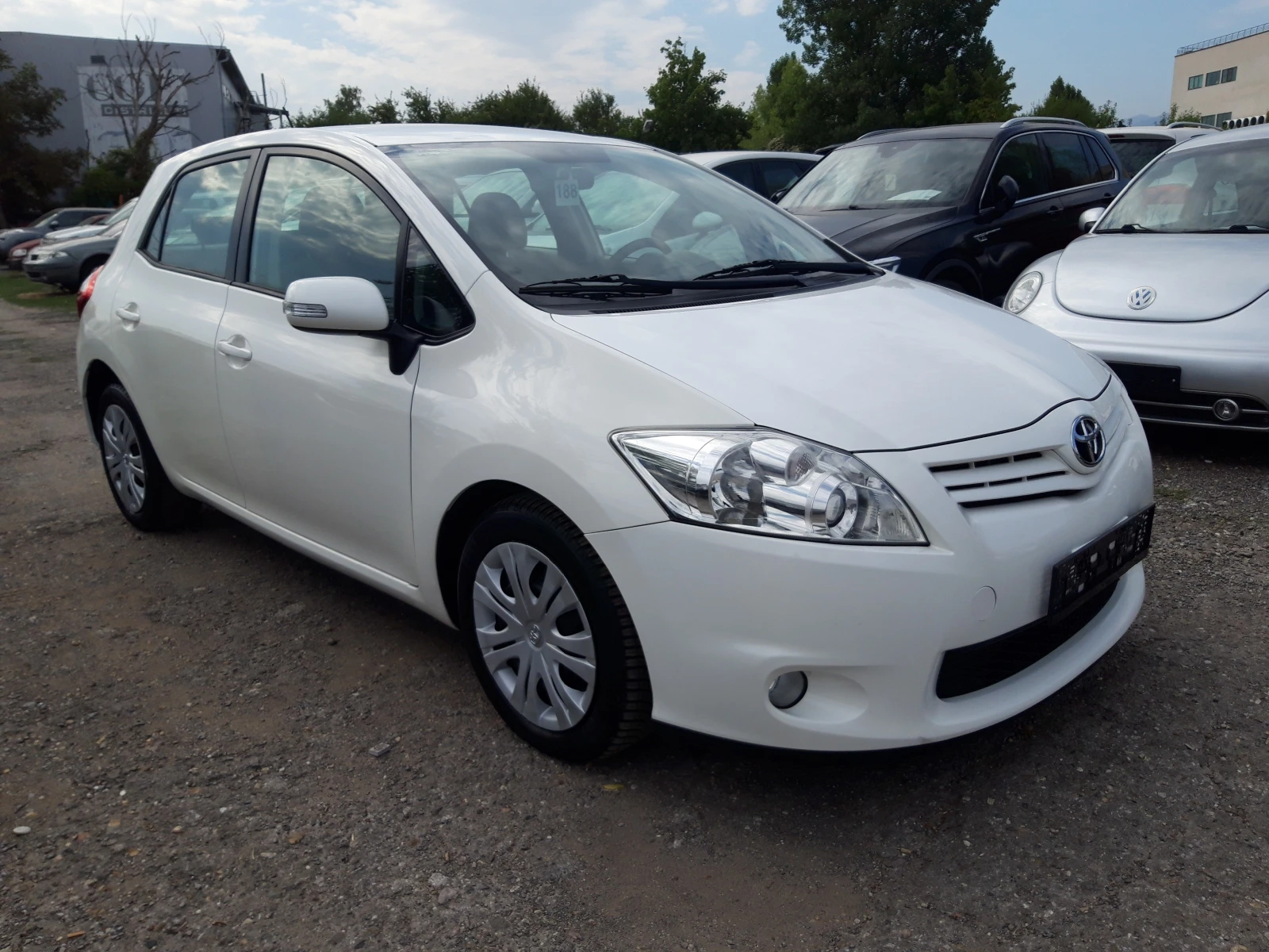 Toyota Auris 1.4D4D* 90k.FACE LIFT* , снимка 3 - Автомобили и джипове - 56046004