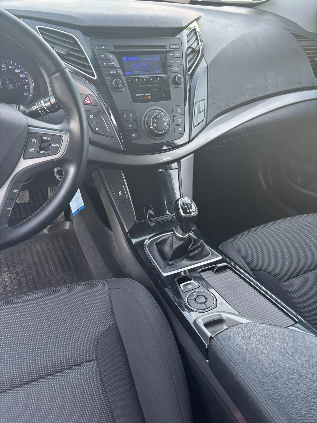 Hyundai I40 Комби, снимка 8 - Автомобили и джипове - 56416383