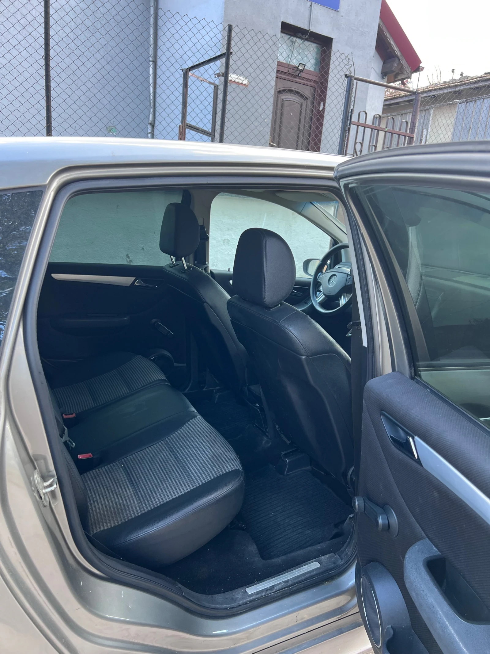 Mercedes-Benz B 200, снимка 6 - Автомобили и джипове - 56739344