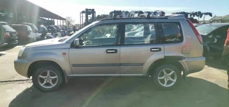 Nissan X-trail 2.2, снимка 2 - Автомобили и джипове - 42892160